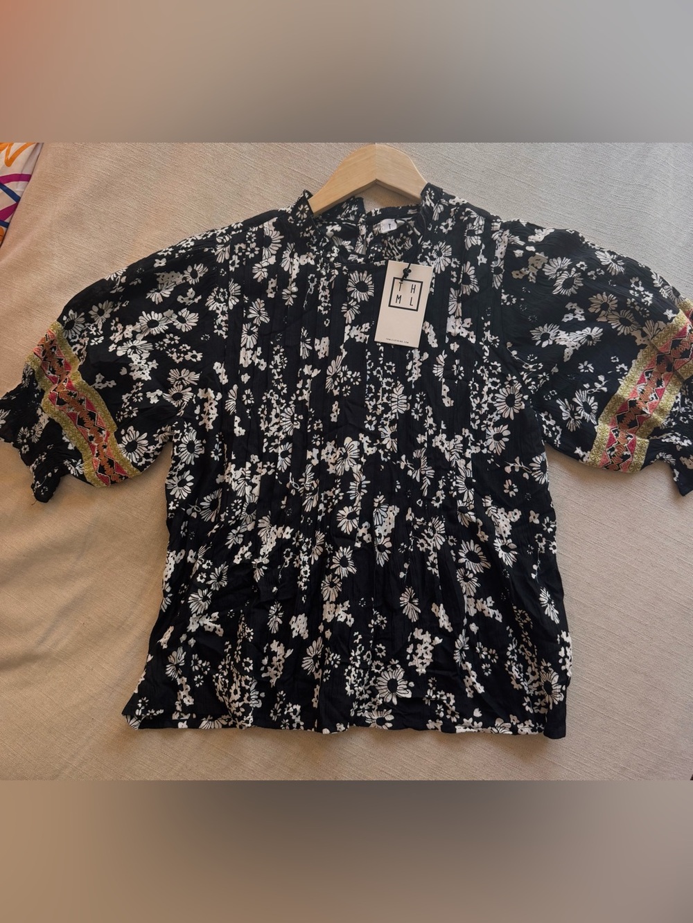 THML Black White Floral Embroidered Sleeve Boho Blouse Top Size Small NWT/NWOT - Picture 9 of 9